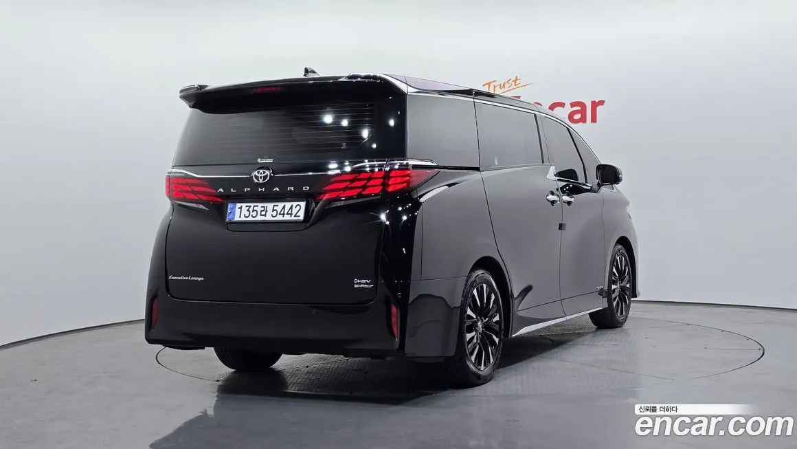 Toyota Alphard — фото 6