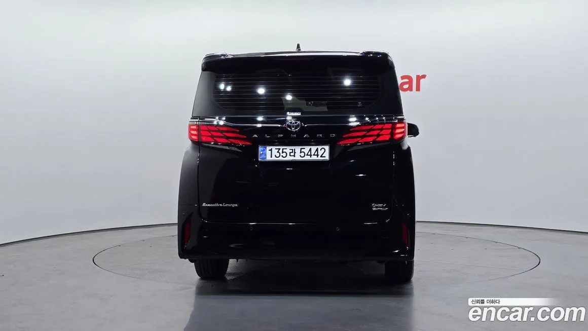 Toyota Alphard — фото 3