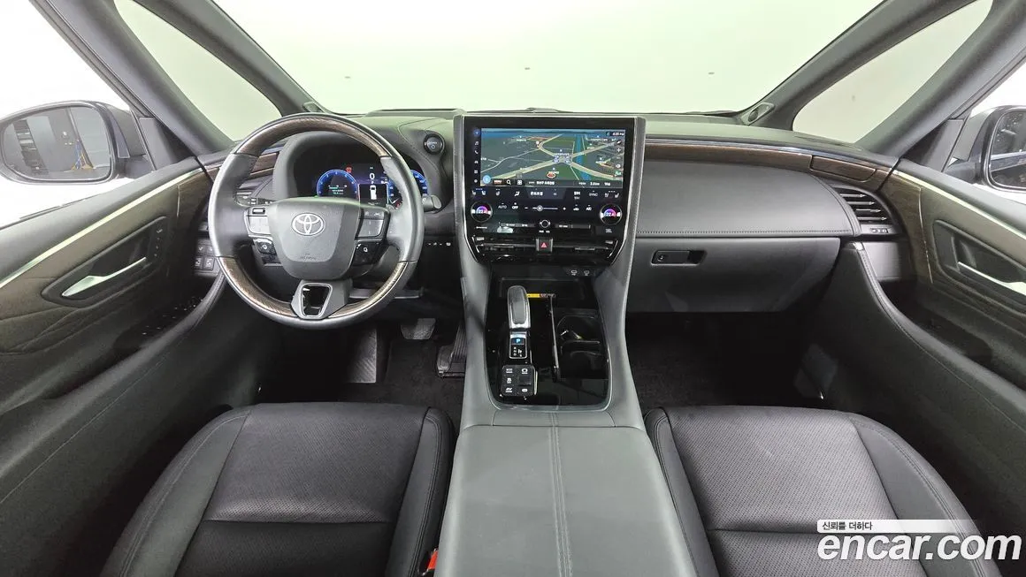 Toyota Alphard — фото 7