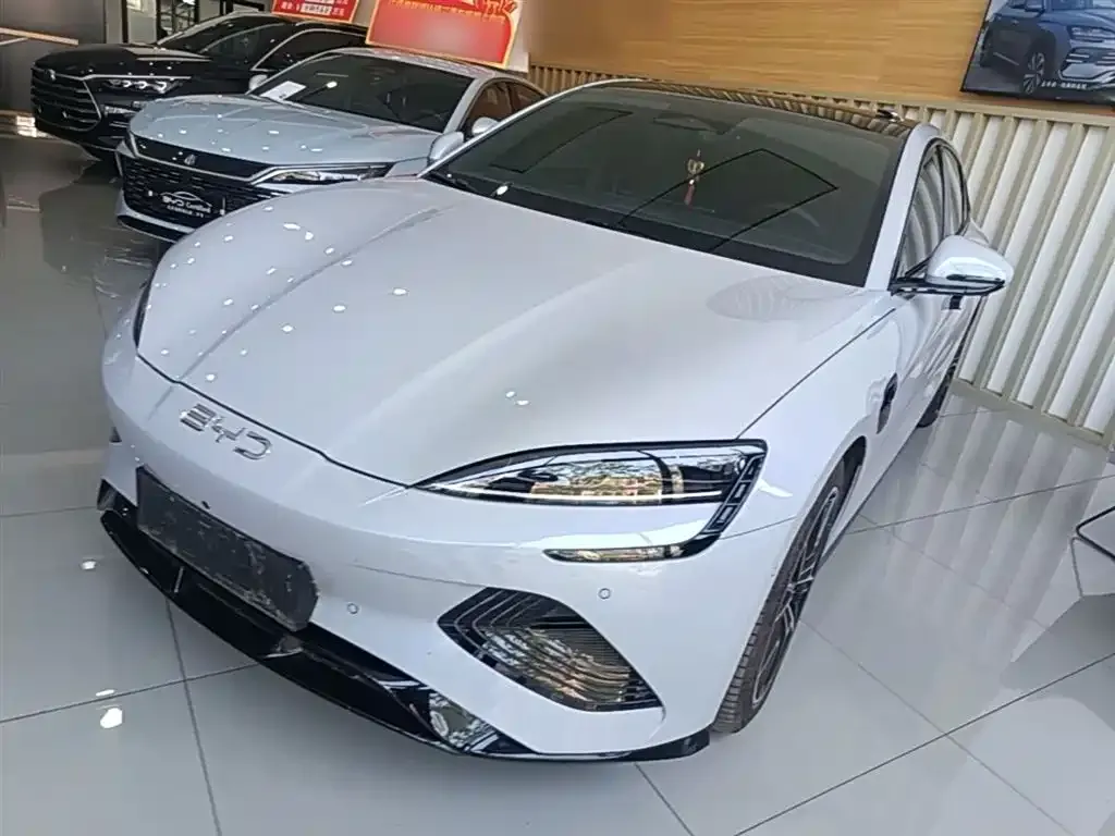 BYD Seal — фото 8