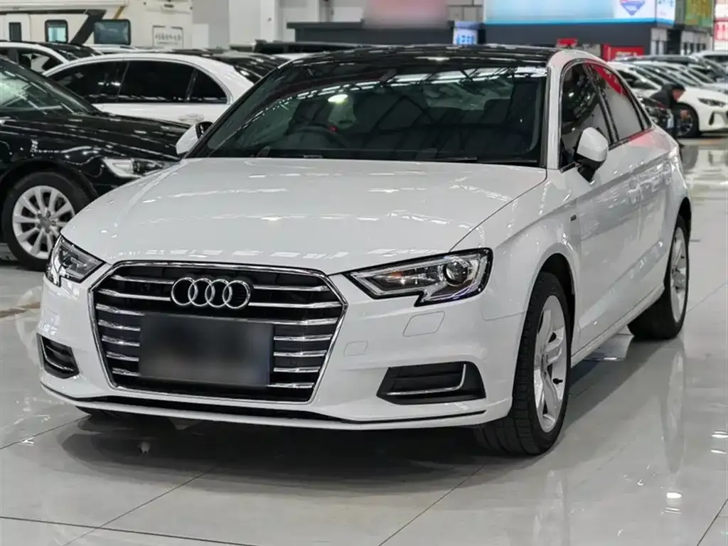 Audi A3 — фото 1
