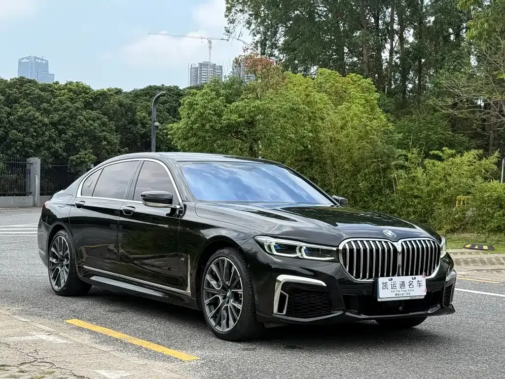 BMW 7 Series — фото 10