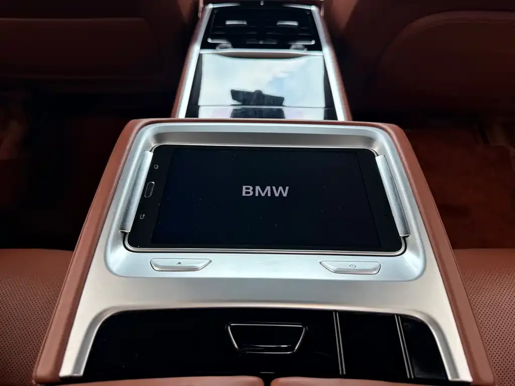 BMW 7 Series — фото 5