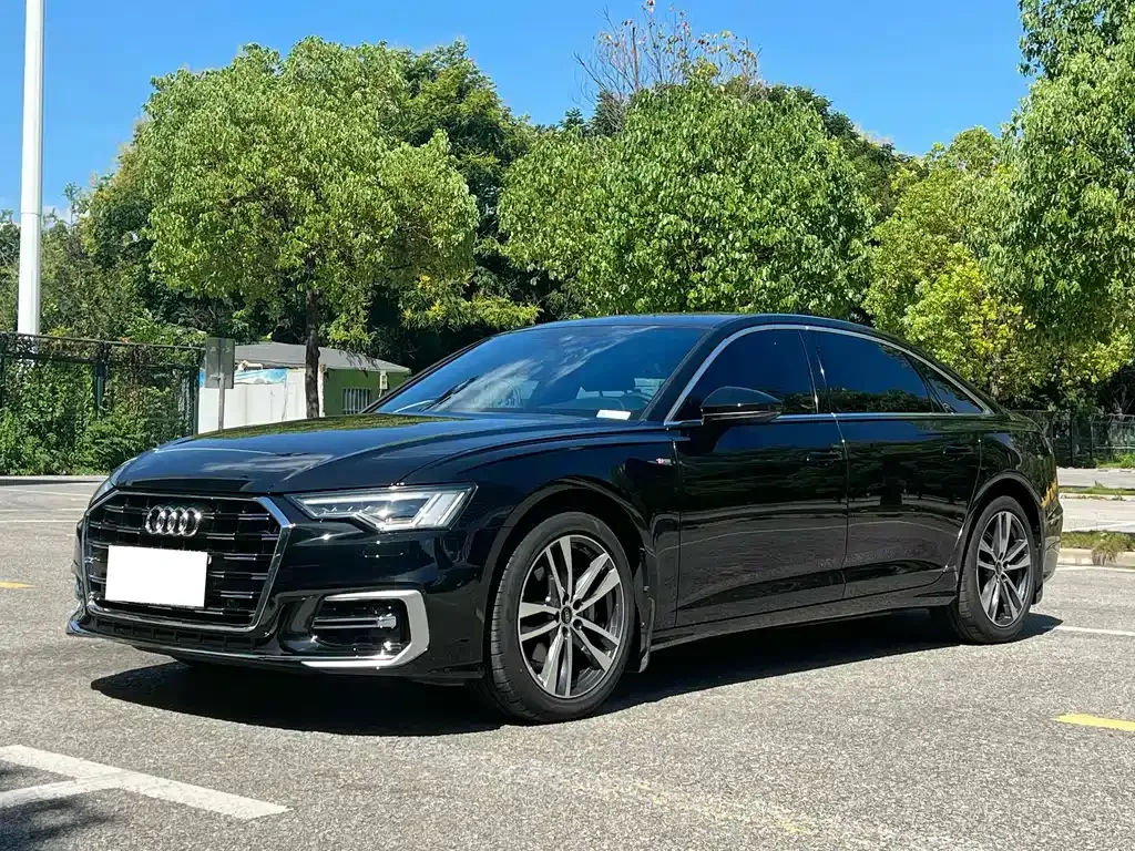 Audi A6L — фото 1