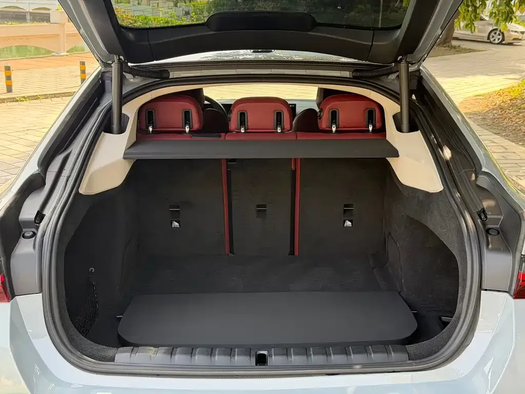 BMW i4 — фото 2