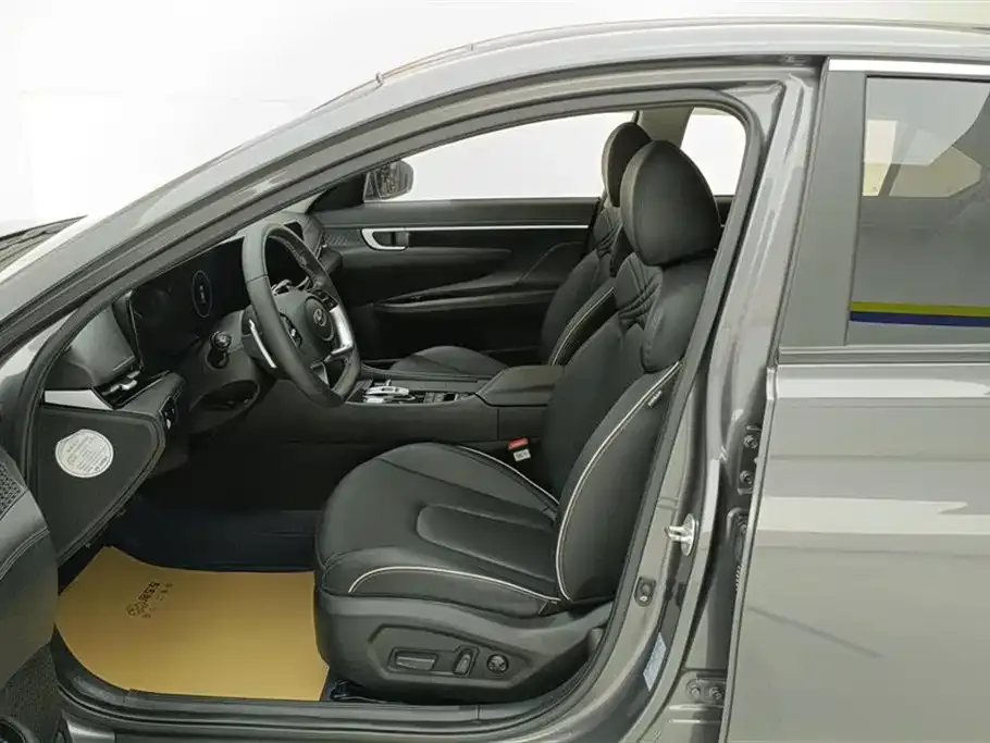 Hyundai Mistra — фото 10
