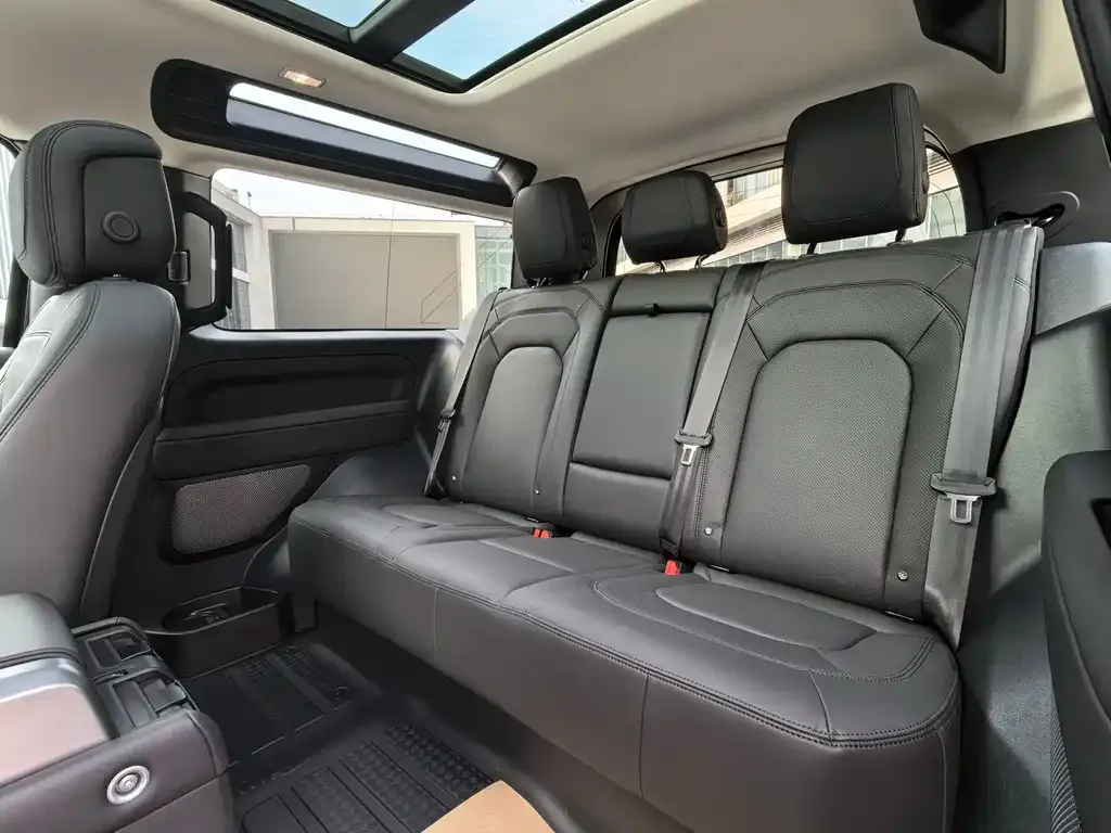 Land Rover Defender — фото 5