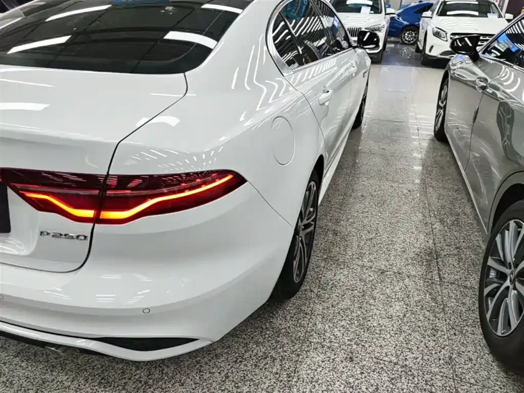 Jaguar XEL — фото 10