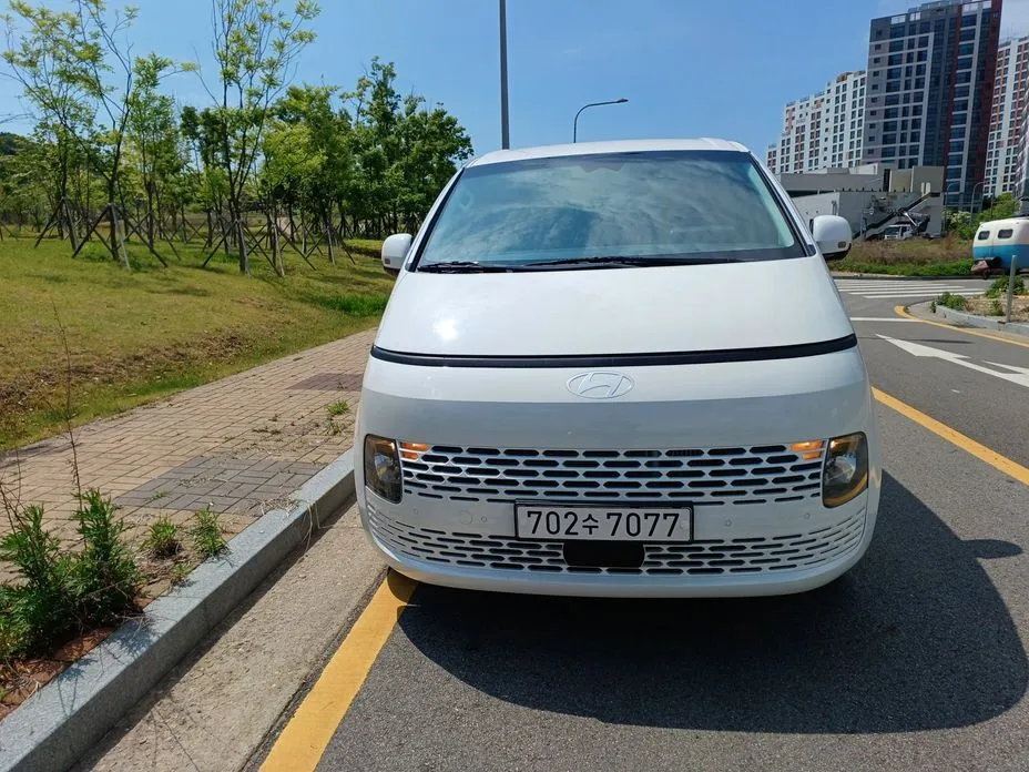 Hyundai Staria — фото 1