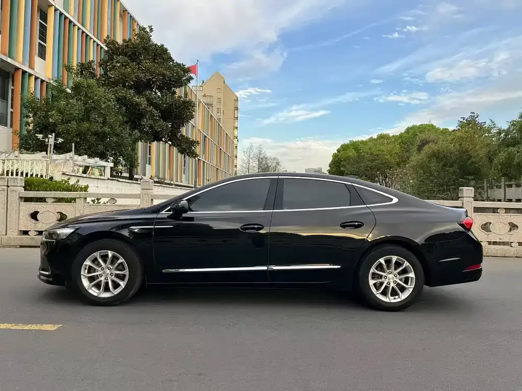 Buick LaCrosse — фото 2