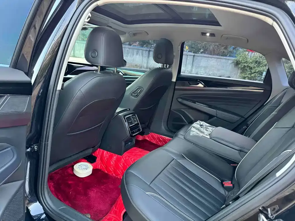 Volkswagen Passat — фото 6