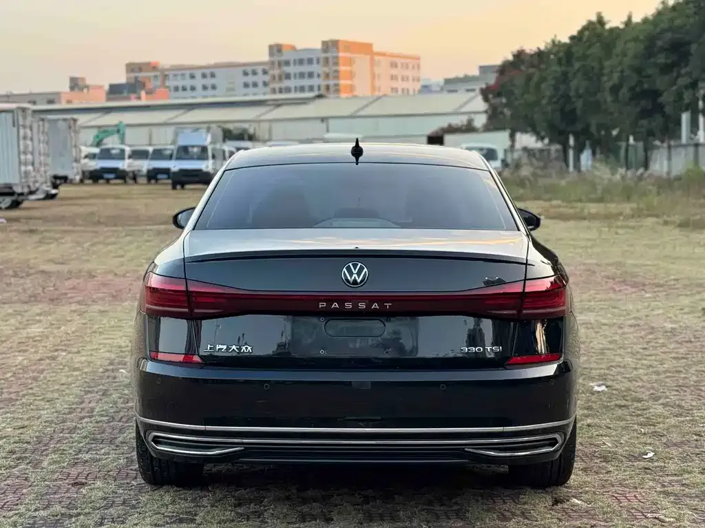 Volkswagen Passat — фото 2