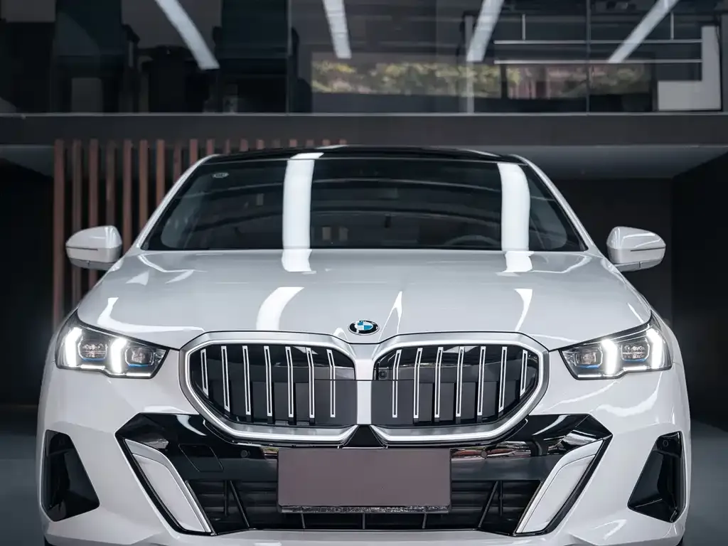 BMW 5 Series — фото 2
