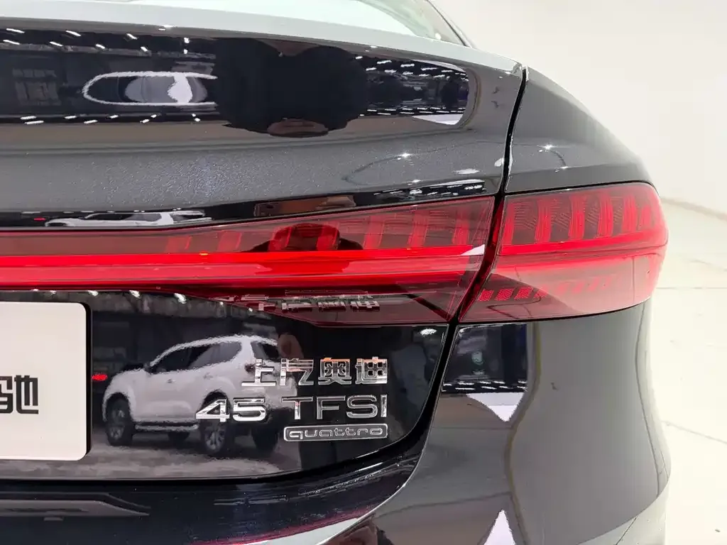 Audi A7L — фото 8