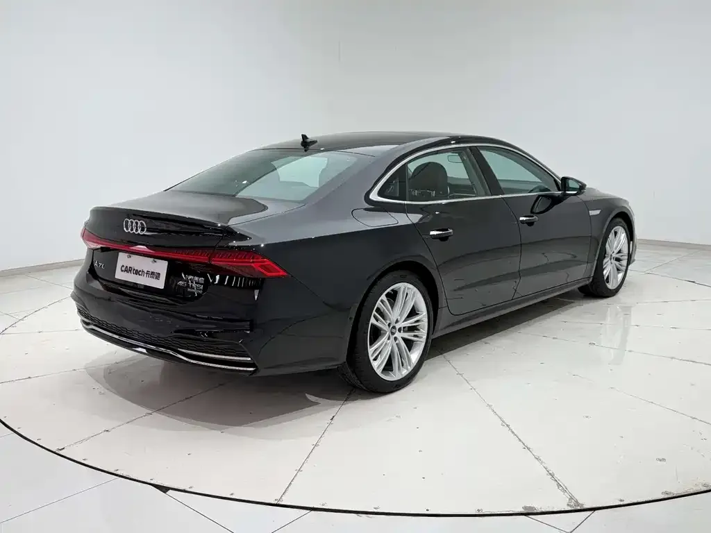 Audi A7L — фото 10