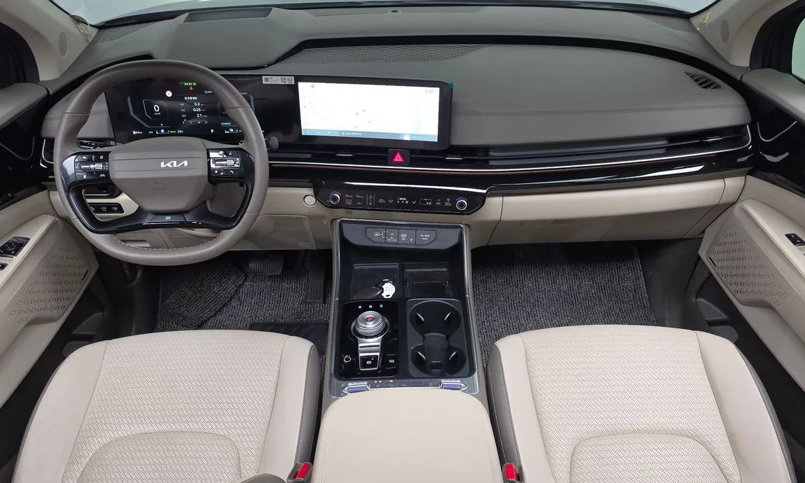 Kia Carnival — фото 10