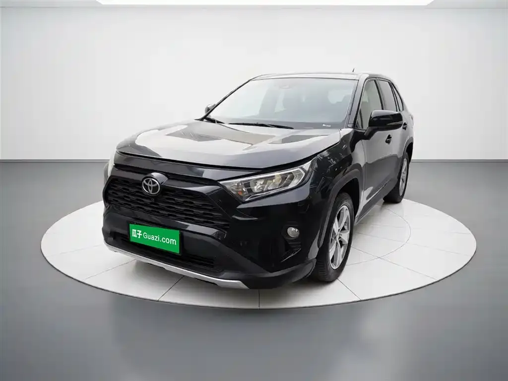 Toyota RAV4 — фото 7
