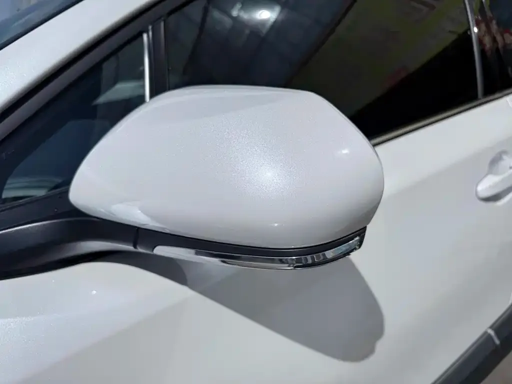 Toyota C-HR — фото 3