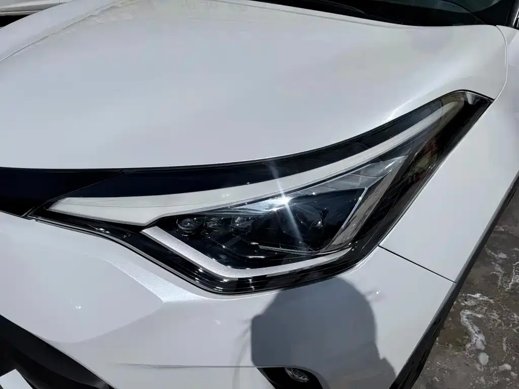 Toyota C-HR — фото 2