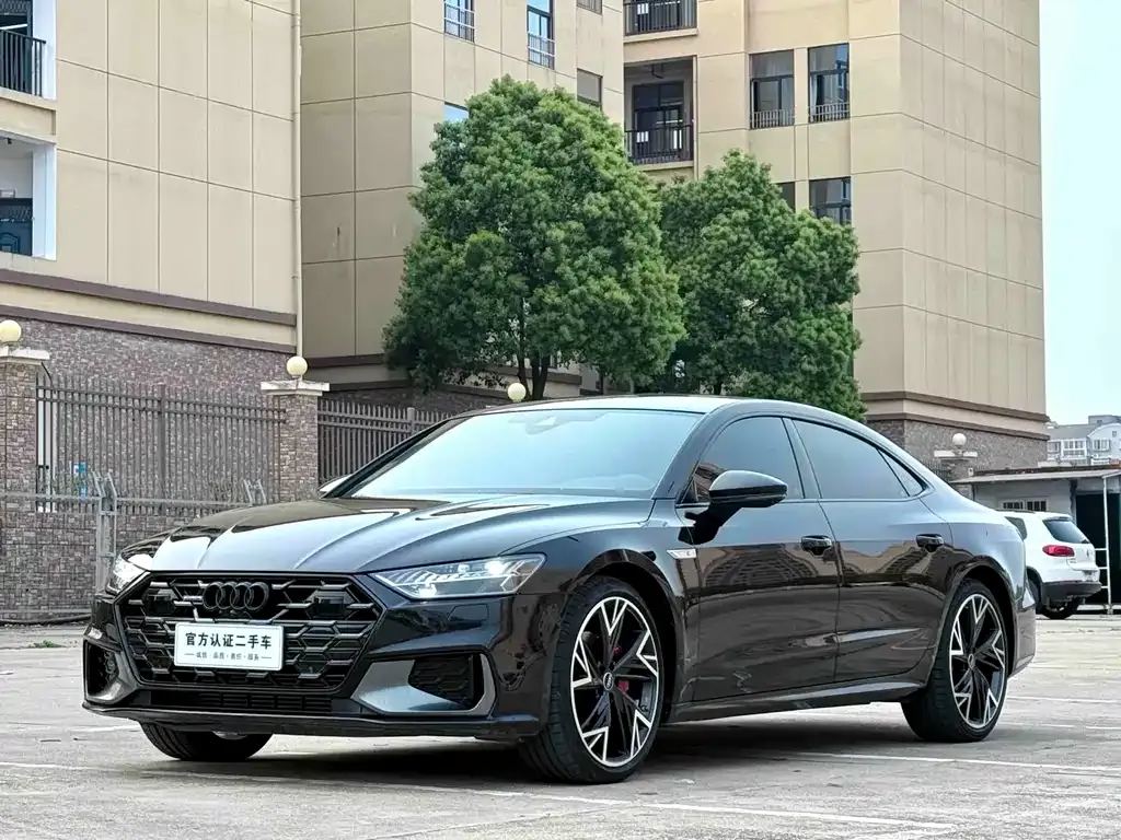 Audi A7L — фото 1