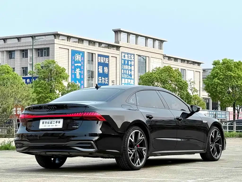Audi A7L — фото 9