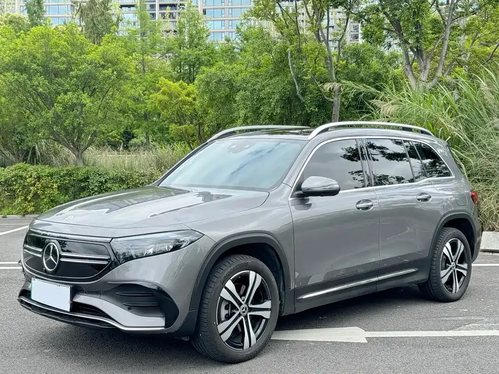 Mercedes-Benz EQB — фото 1