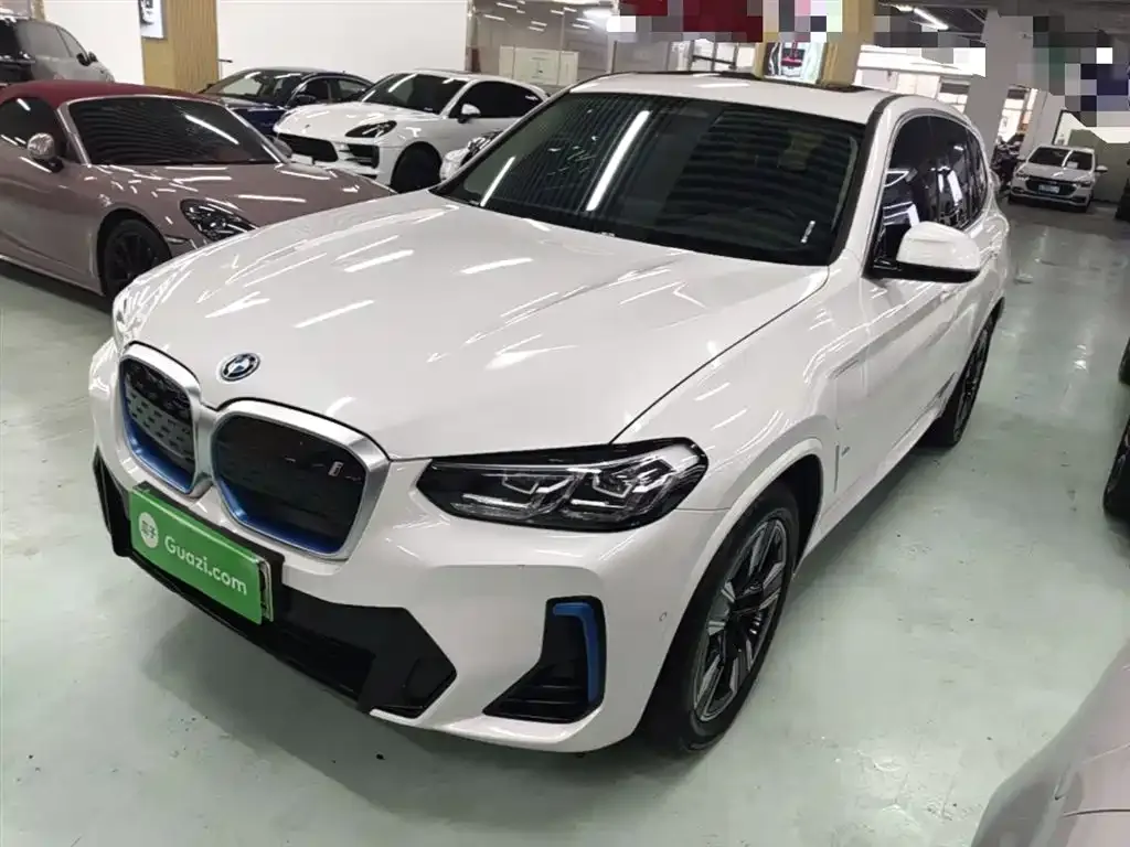 BMW iX3 — фото 1