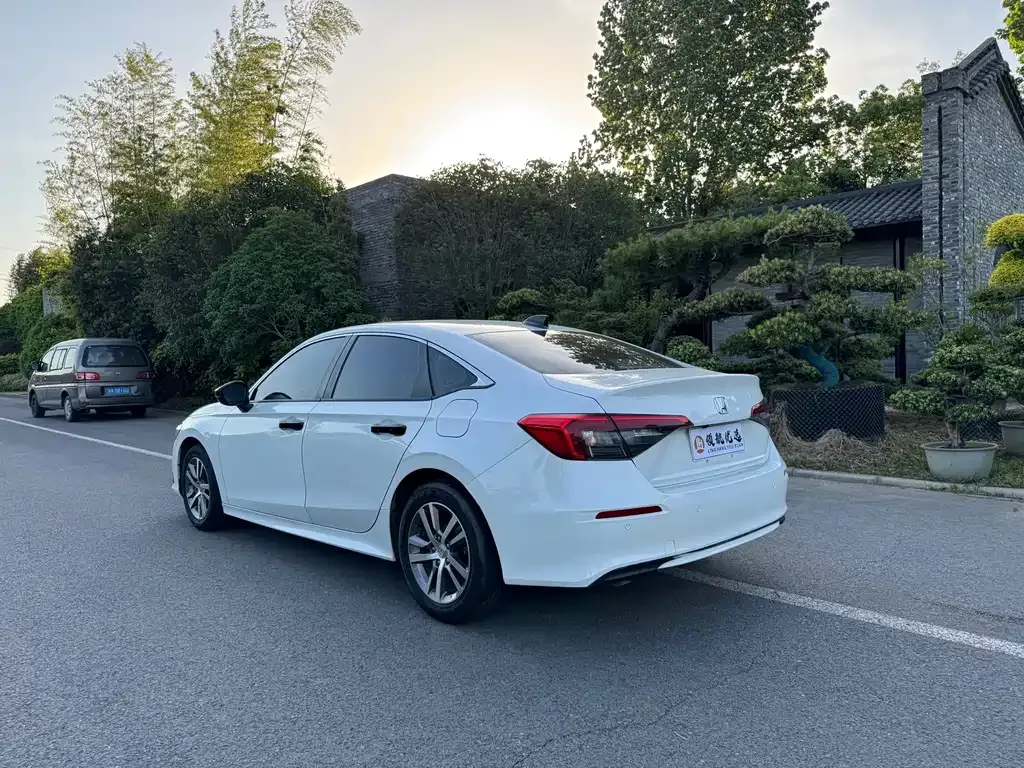 Honda Civic — фото 8