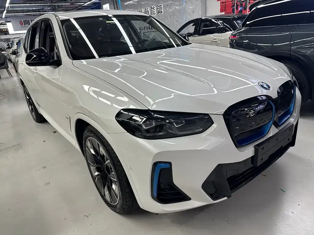 BMW iX3 — фото 2