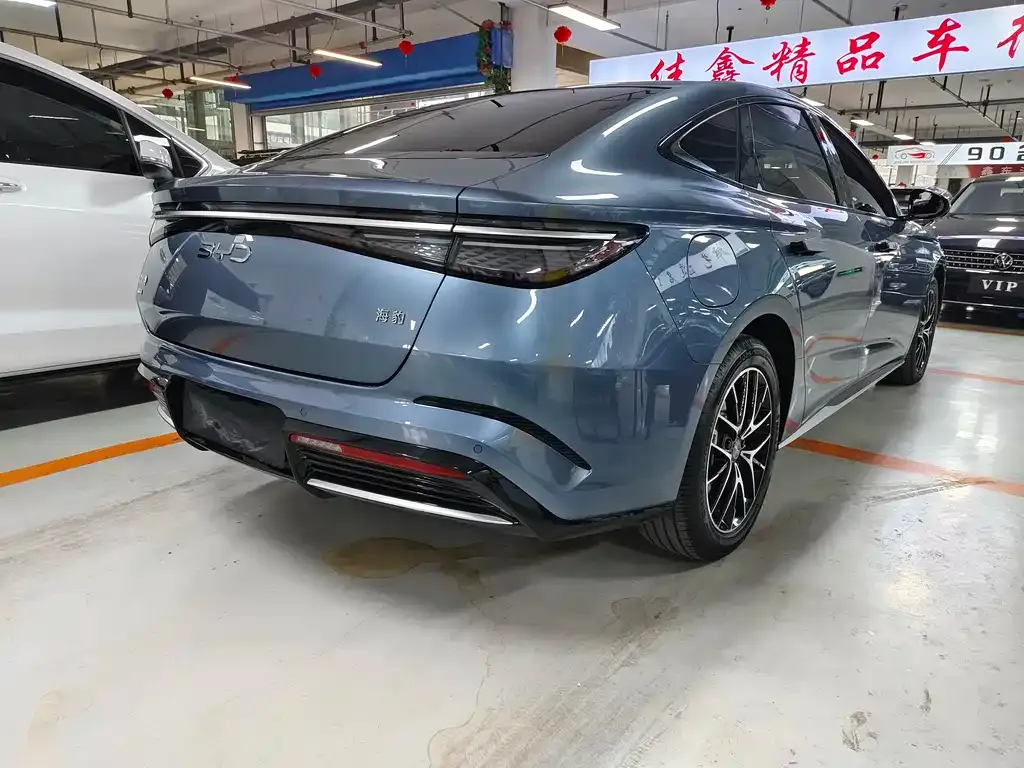 BYD Seal — фото 5