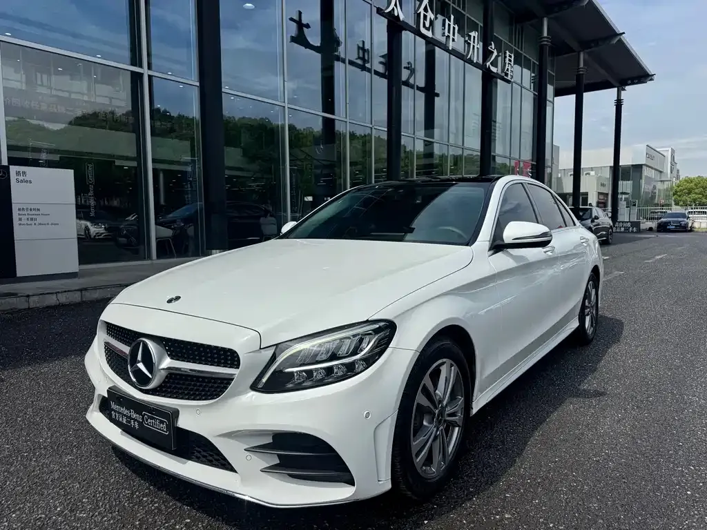 Mercedes-Benz C-Class — фото 1