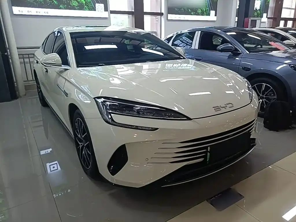 BYD Seal 07 DM-i — фото 10