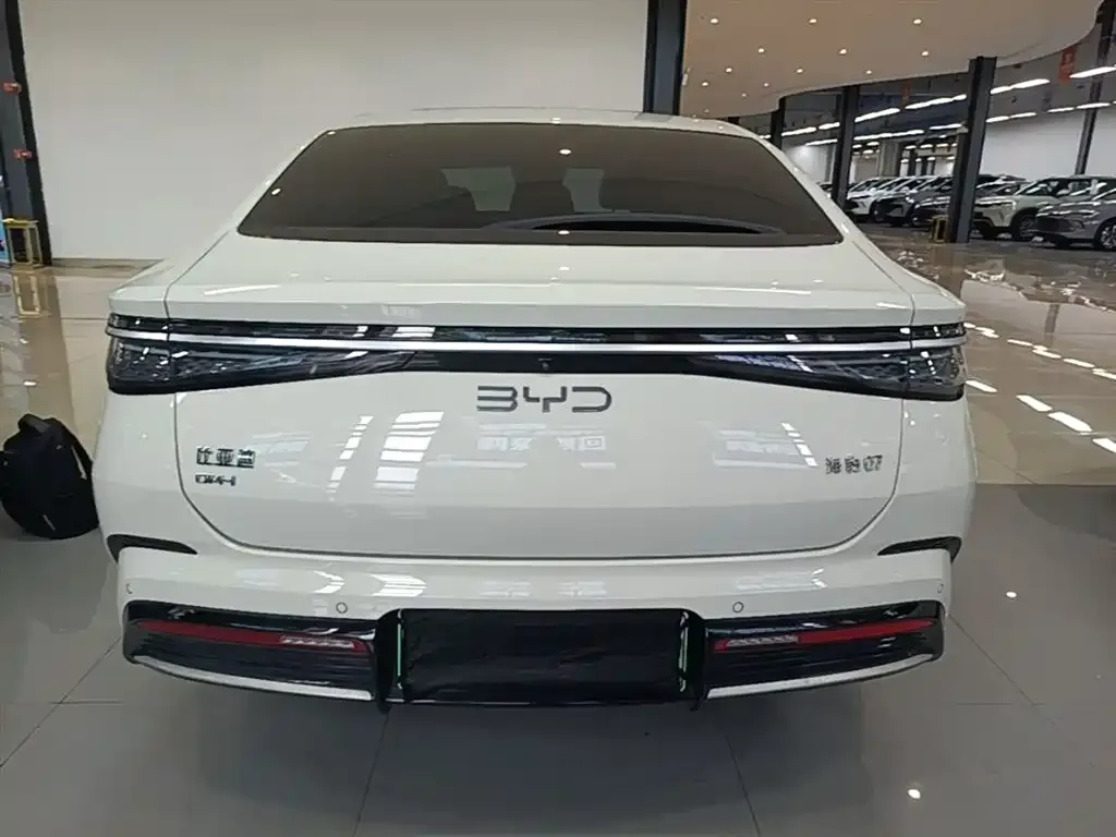 BYD Seal 07 DM-i — фото 5