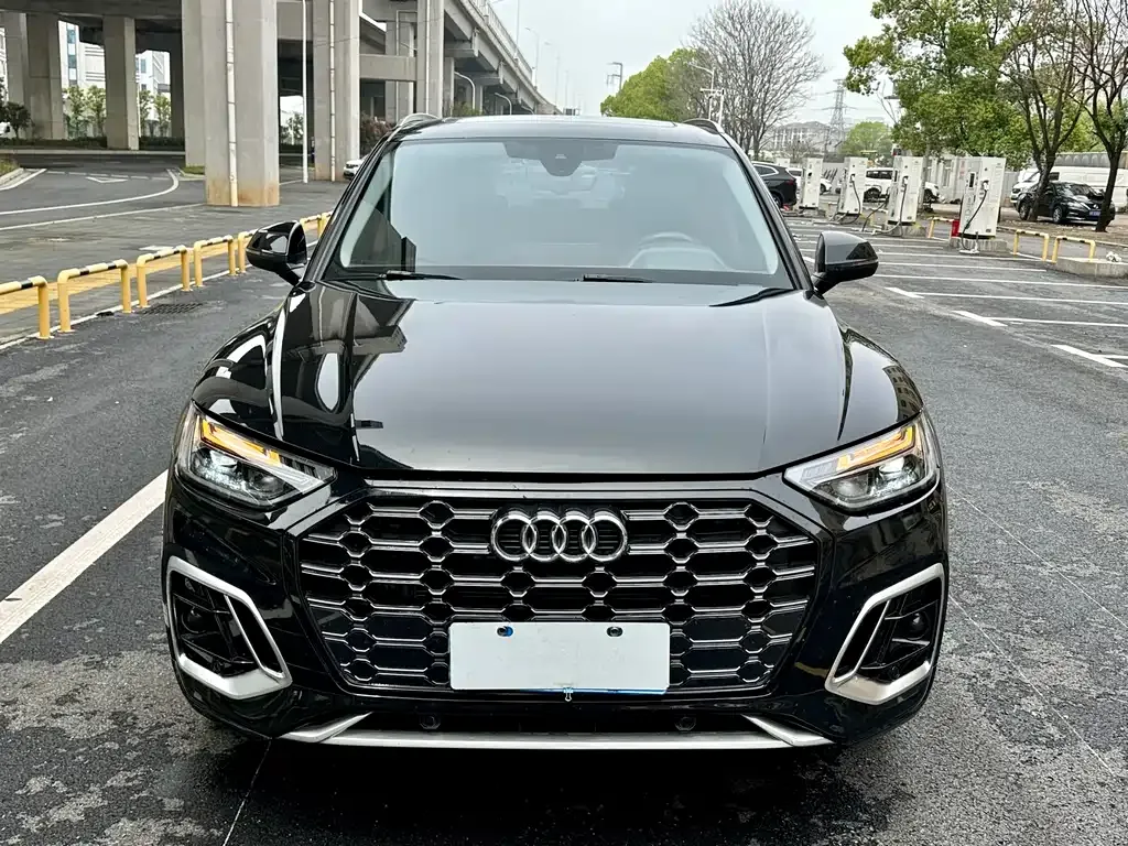 Audi Q5L — фото 5