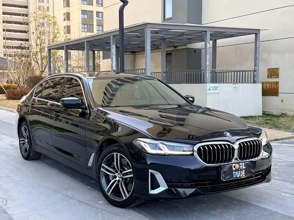 BMW 5 Series — фото 8