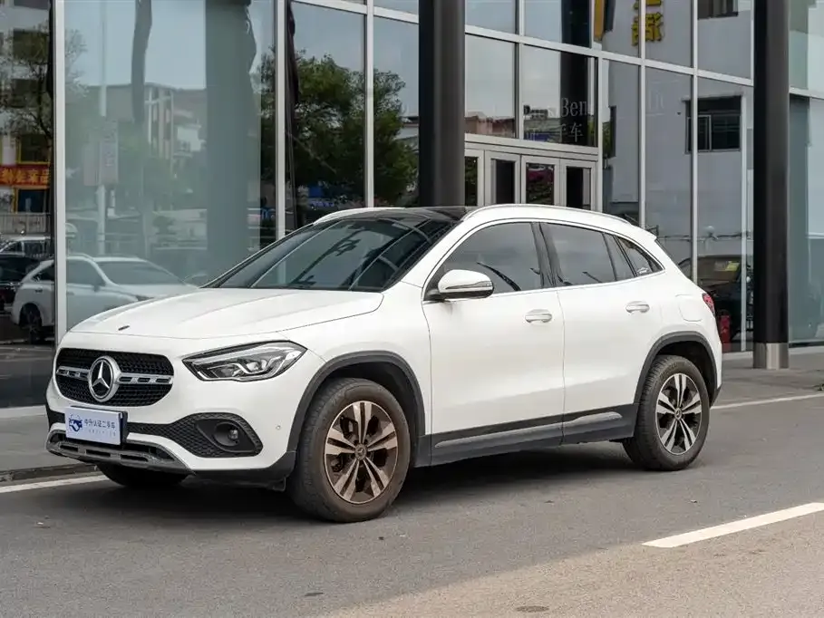 Mercedes-Benz GLA — фото 1