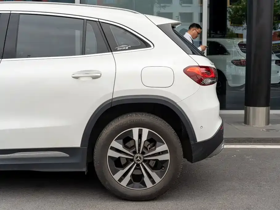 Mercedes-Benz GLA — фото 10