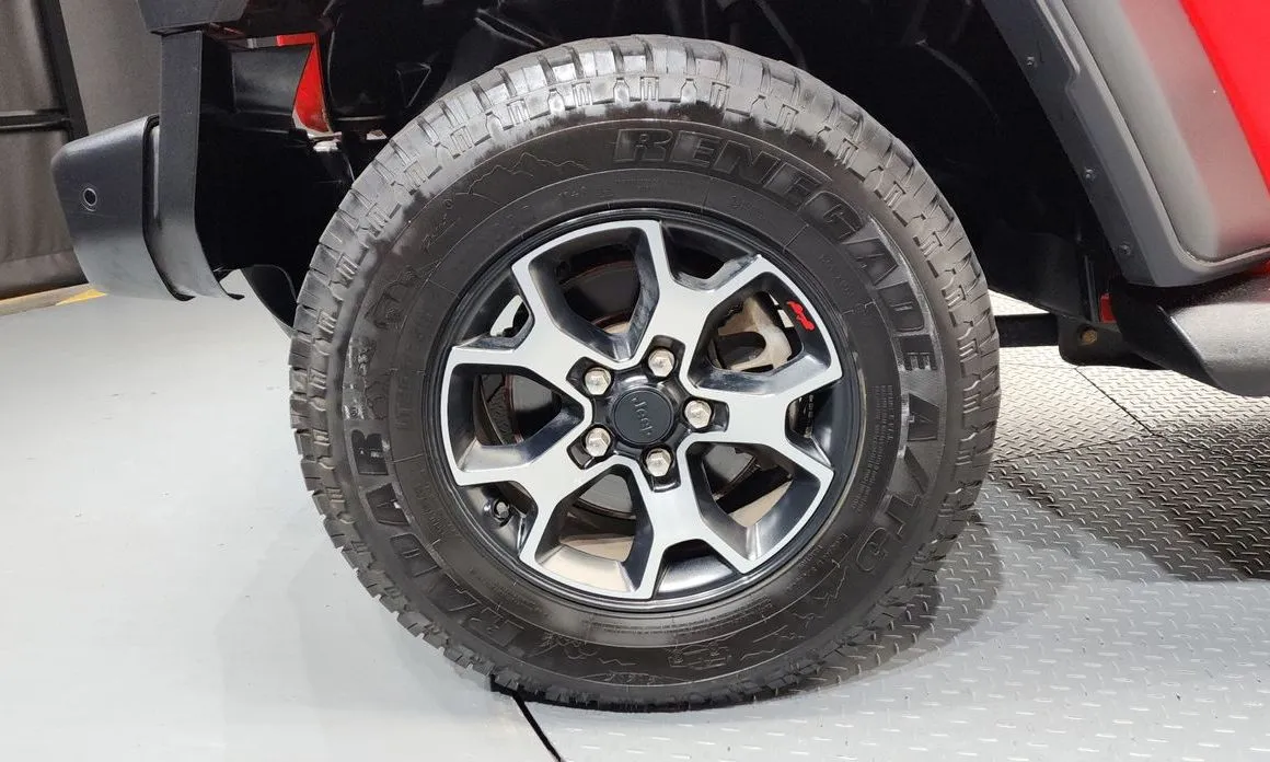 Jeep Wrangler — фото 10
