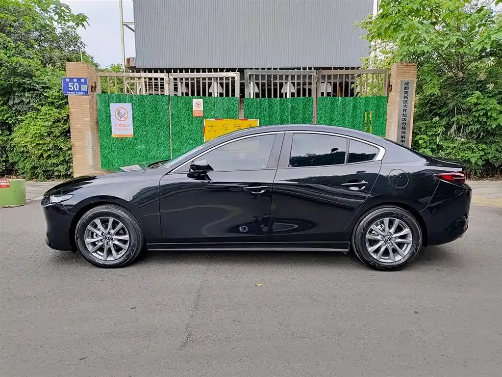 Mazda 3 Axela — фото 10