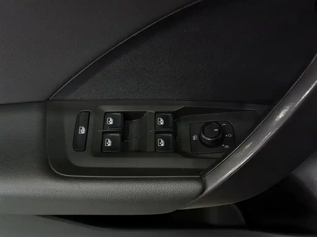 Volkswagen Tharu — фото 4