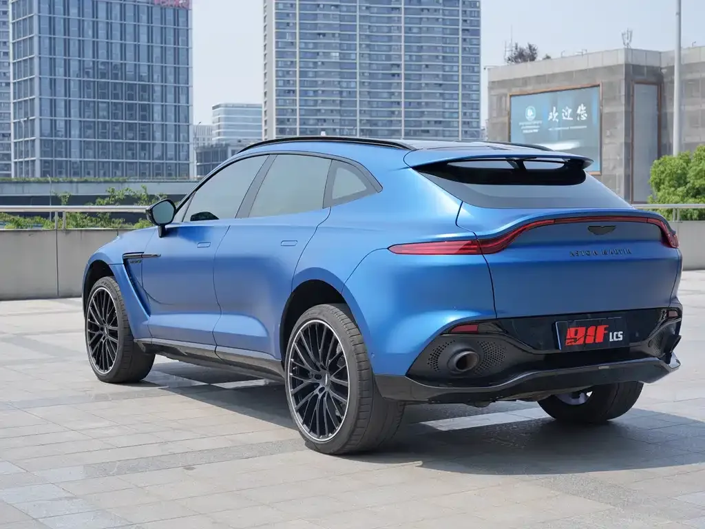 Aston Martin DBX — фото 6