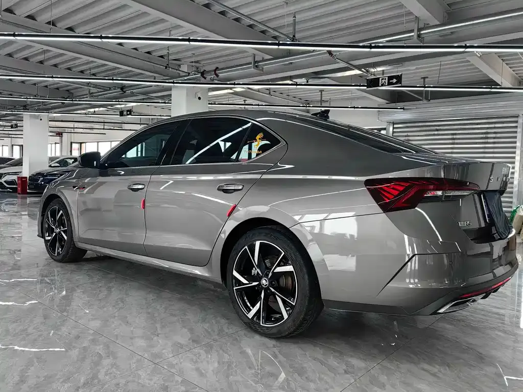 Skoda Octavia — фото 5