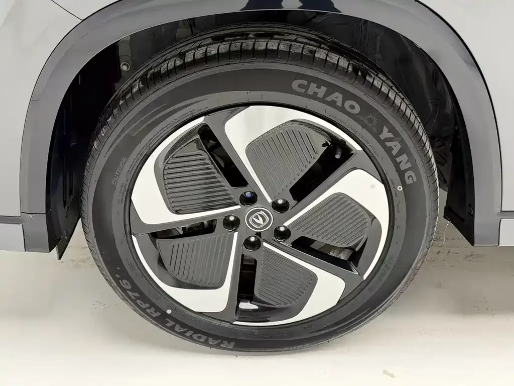 Changan CS75 PLUS iDD — фото 10