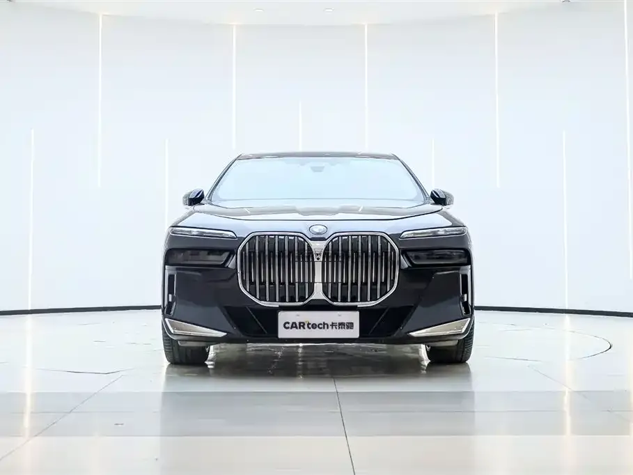 BMW 7 Series — фото 5