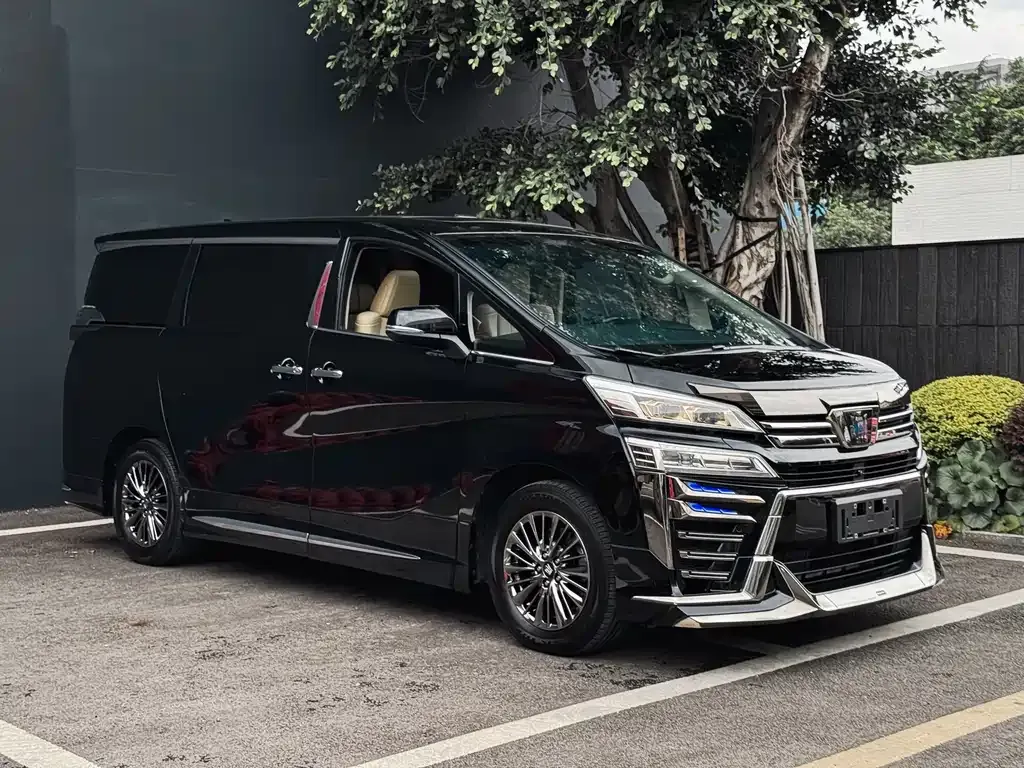 Toyota Vellfire — фото 10