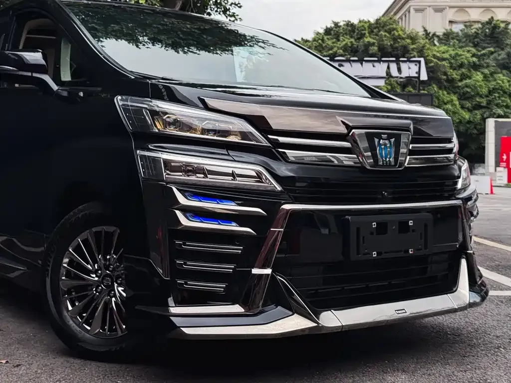 Toyota Vellfire — фото 4