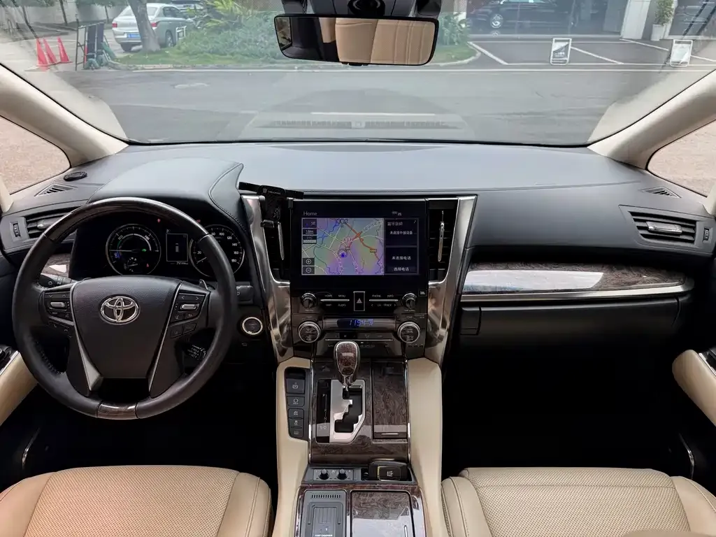 Toyota Vellfire — фото 3
