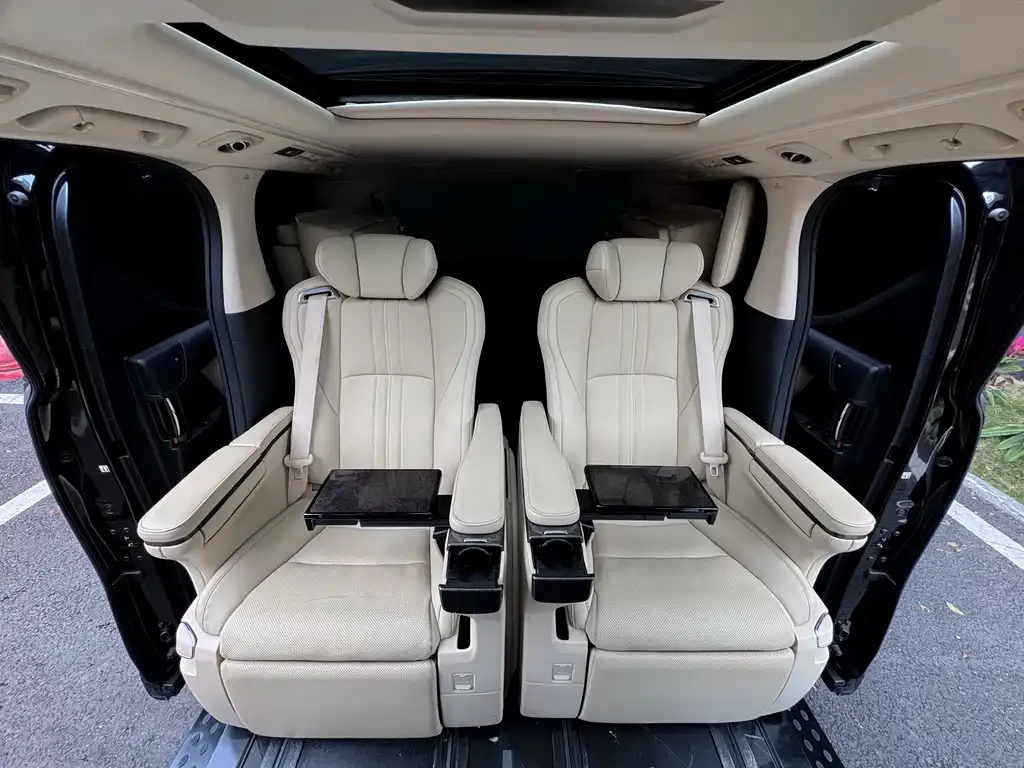 Toyota Vellfire — фото 5