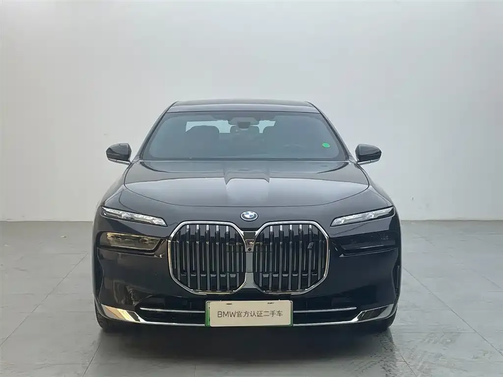 BMW i7 — фото 4