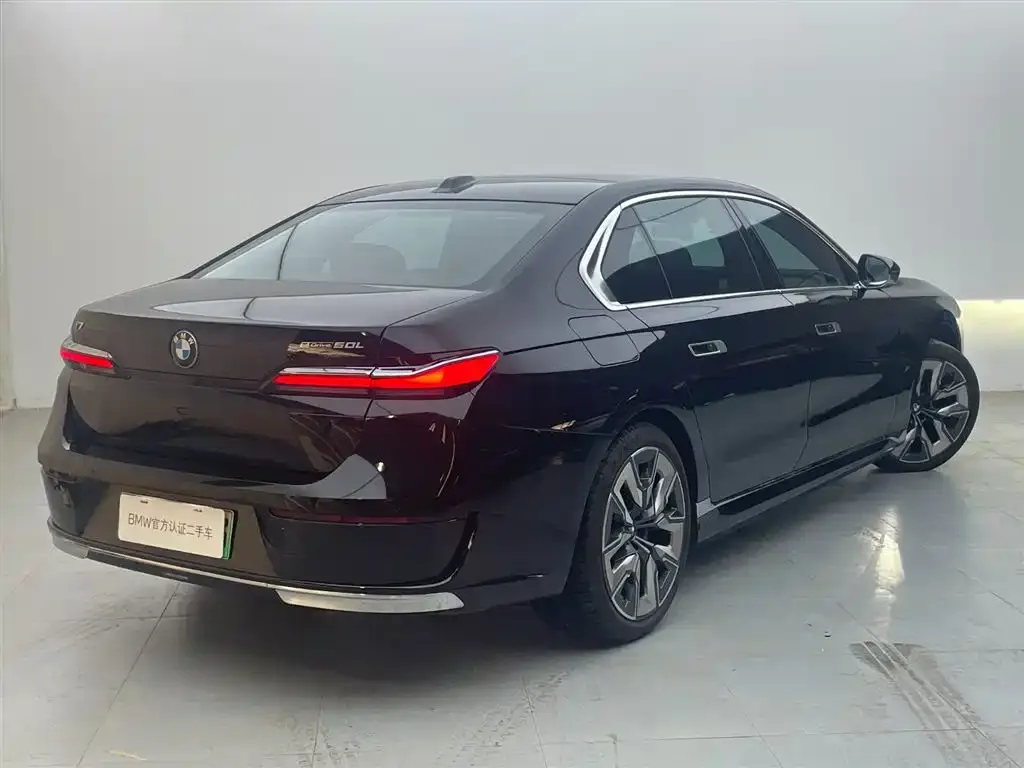BMW i7 — фото 5